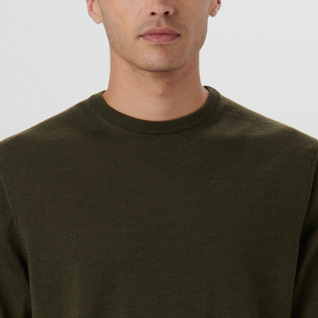 Super Merino Solid Crew Neck Sweater