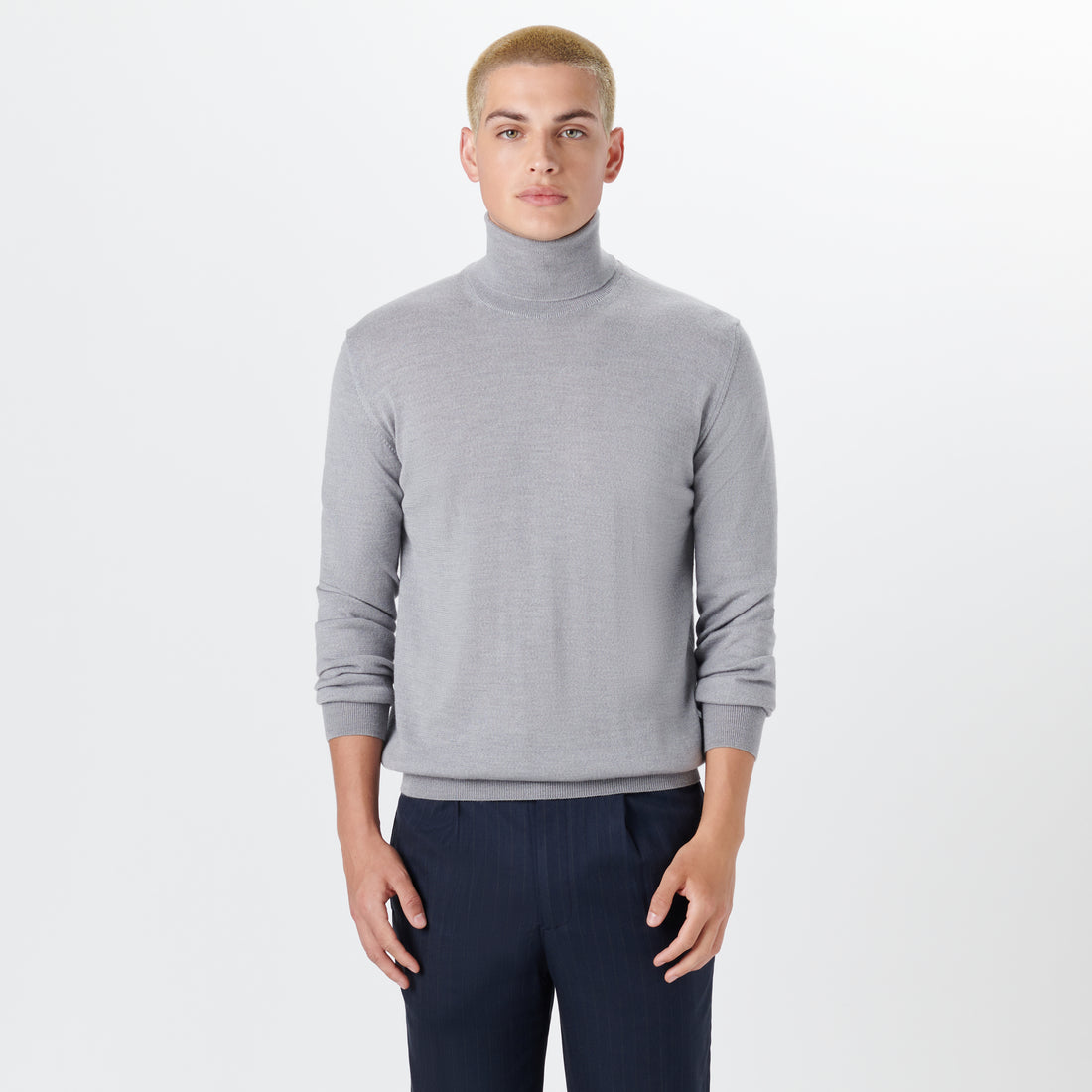 Super Merino Turtle Neck Solid Sweater