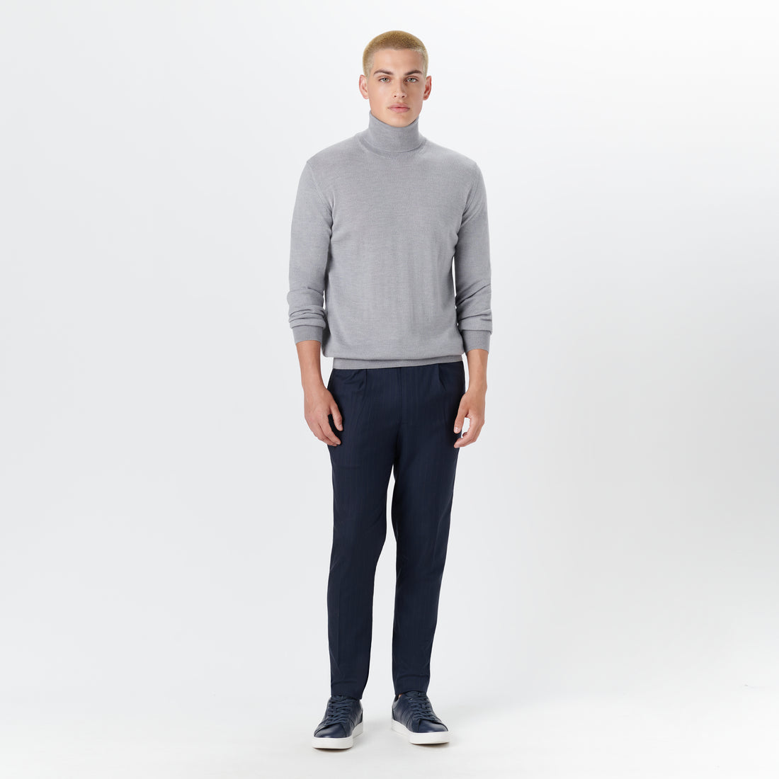 Super Merino Turtle Neck Solid Sweater